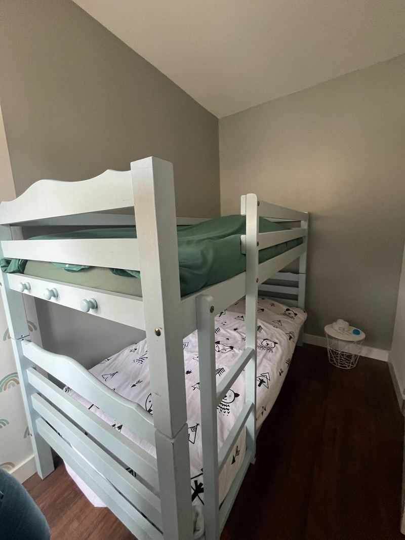 Chambre avec lits superposés pour les enfants